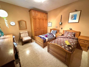 Cozy guesthouse for female